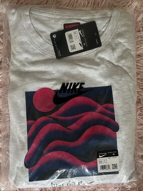 Nike Heather Gray Tee with Pink & Navy Wave Graphic ( pants and shirt)